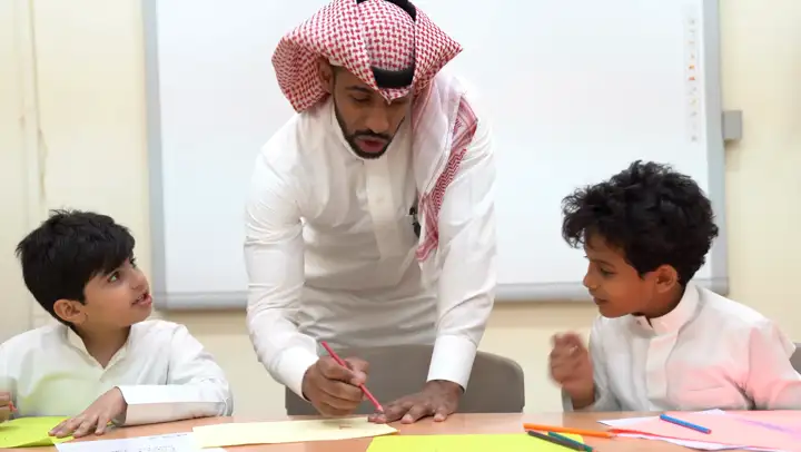 معلم سعودي