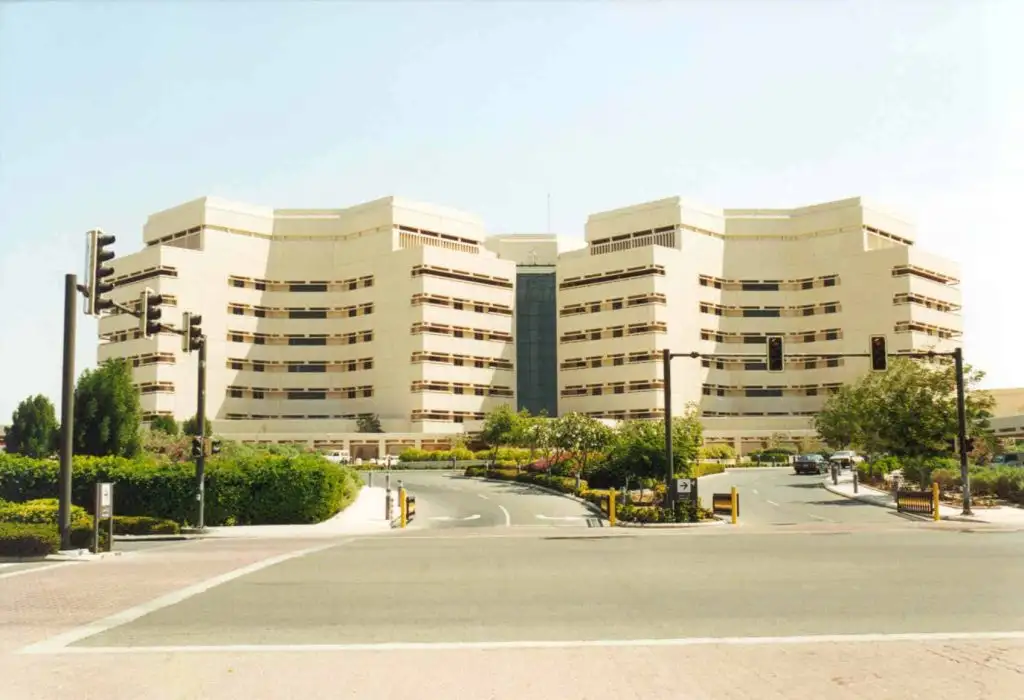   أكبر جامعة في الوطن العربي من حيث المساحة 