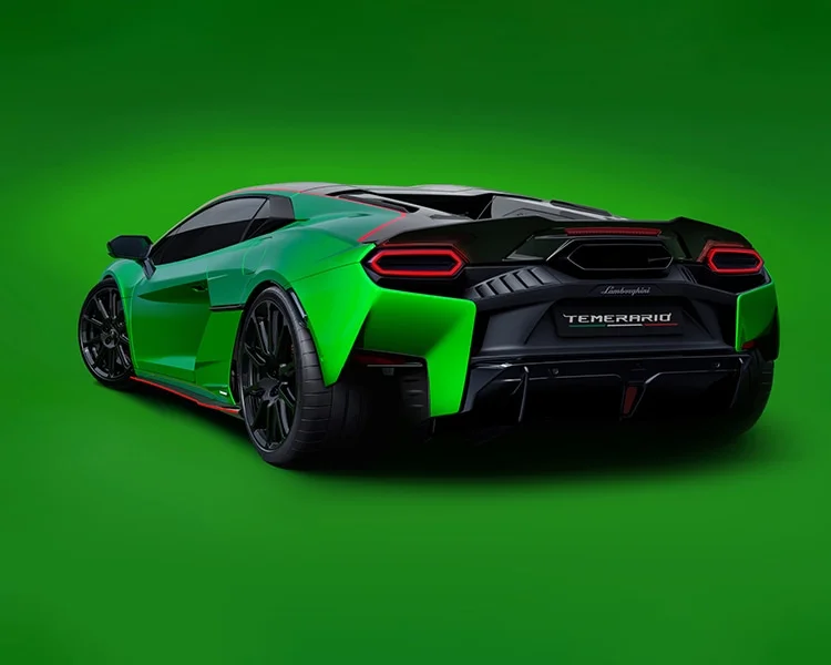   سعر لامبورجيني 2025 في السعودية 