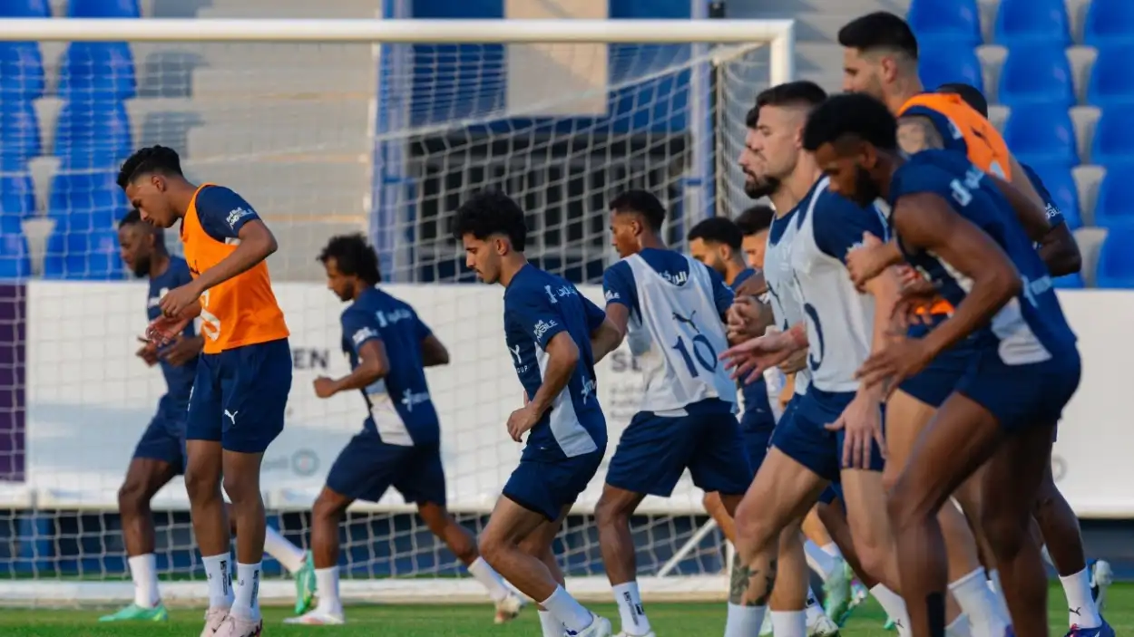  لاعبو الهلال 
